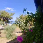 Rainbow Bay Nature And מלון