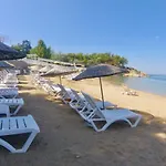 Rainbow Bay Nature And מלון *