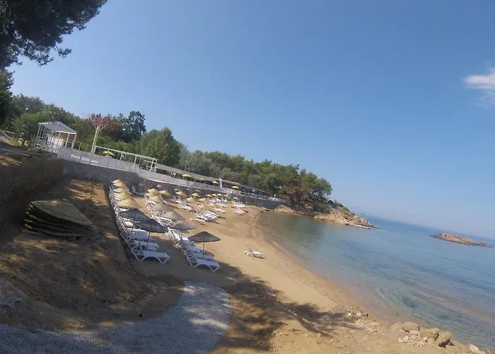 Rainbow Bay Nature And * Özdere