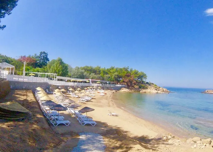 Rainbow Bay Nature And Hotel *