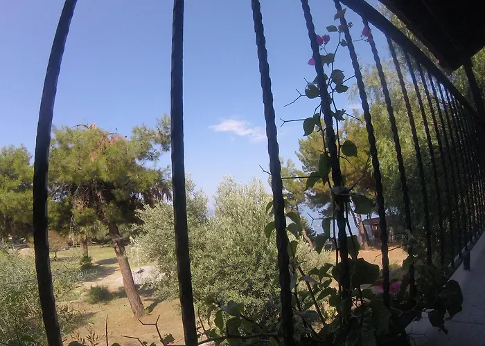 Rainbow Bay Nature And Отель *